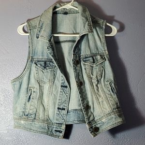 American Eagle denim vest Large